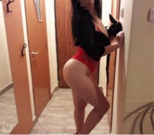 Nadifa escorts in Mounds View, MN
